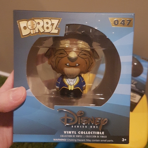 Disney Vinyl Collectible - Belle & Beast - Picture 3 of 5
